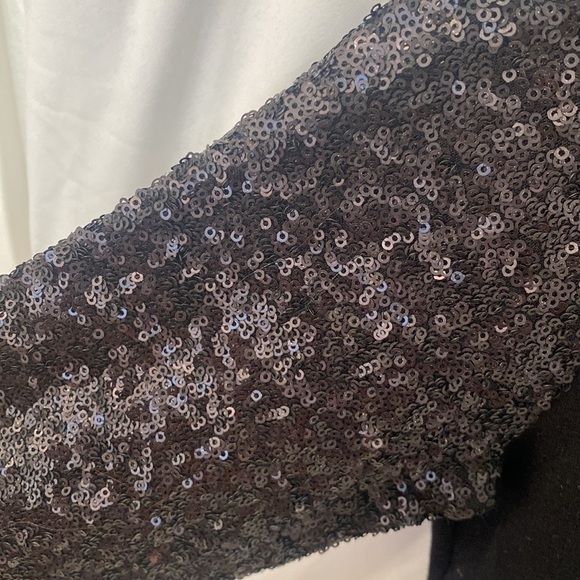 Bailey 44  black sequin sleeve sweater knot size small - Picture 4 of 5